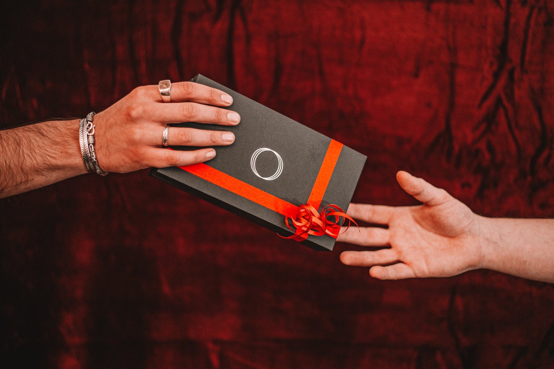 7 Tips for buying him the perfect gift