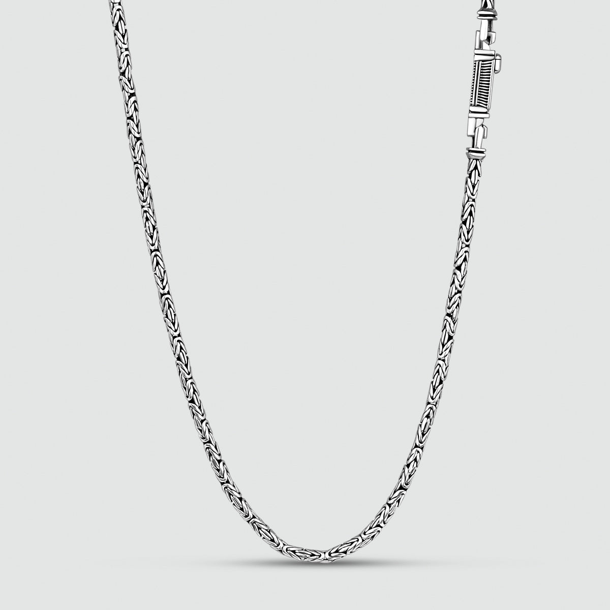 The front view of clean silver byzantine chain for men from ninetwofive