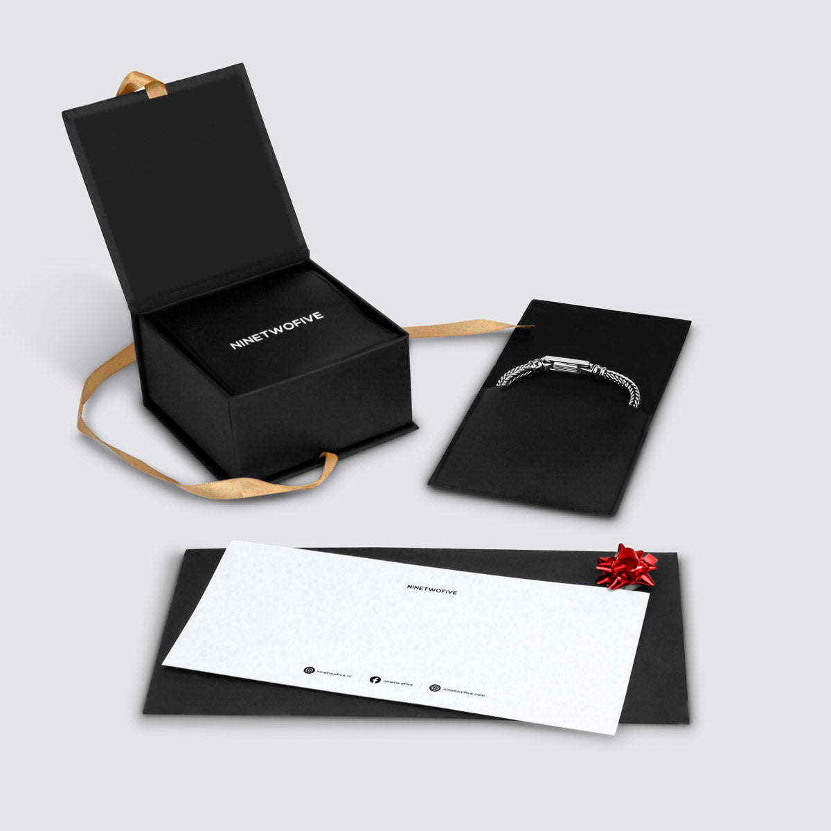 Ninetwofive Jewellery branded mens silver jewelley box