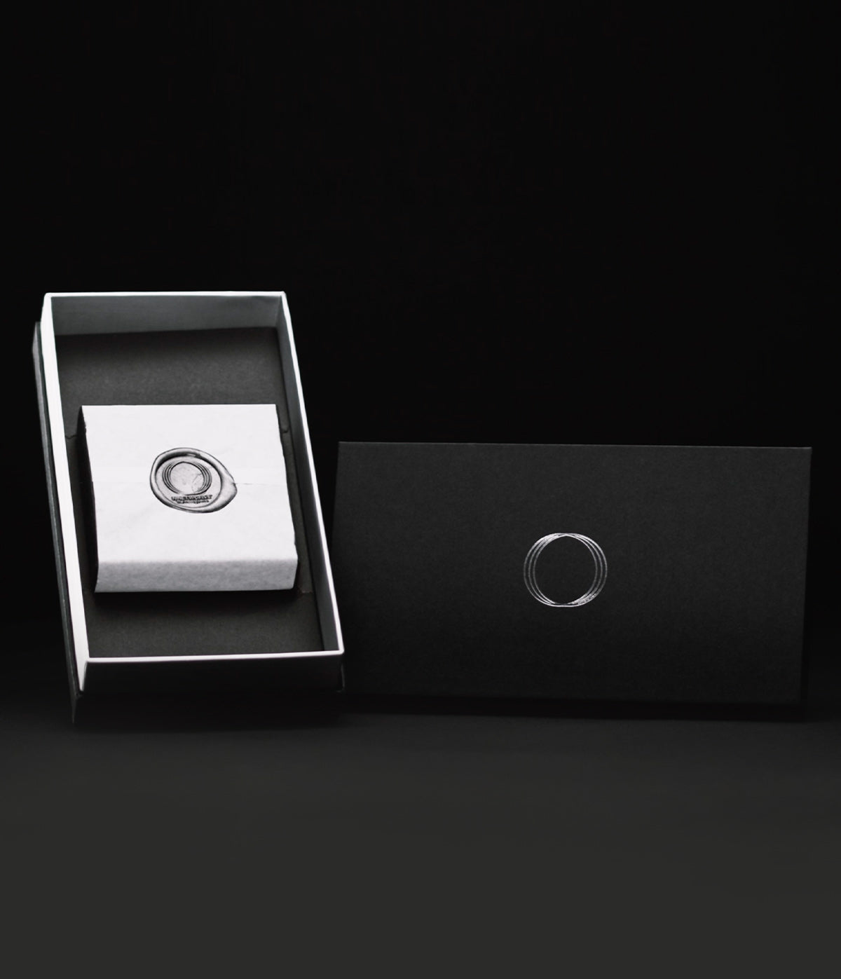 Gepersonaliseerd box voor hem van Ninetwofive, met eigen gravure