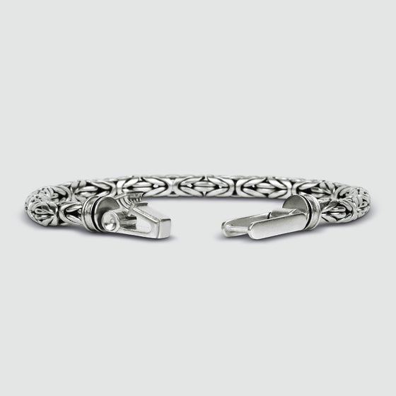 Front view of the sterling silver Turath mens bracelet from Ninetwofive highlighting its architectural design.