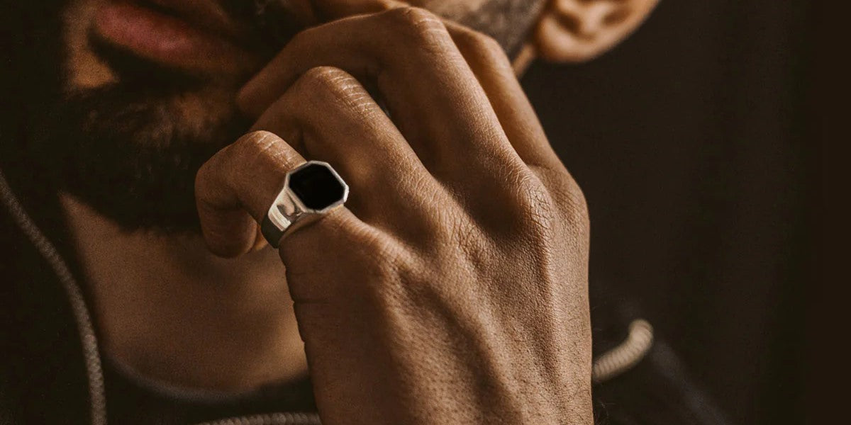 Signet Ring on the Little Finger: Meaning, History, and How to Wear It