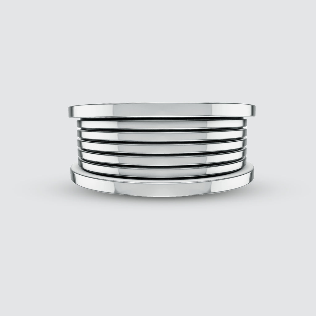 Ein Yanel - Oxidiertes Sterling Silber Ring 10mm graviert mit einem Bild von einem silbernen Ring auf einem weißen Hintergrund.