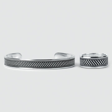 A pair of handmade Kaliq cuffs and a Kaliq Ring - set, available for BUY TOGETHER, allowing you to SAVE €100.