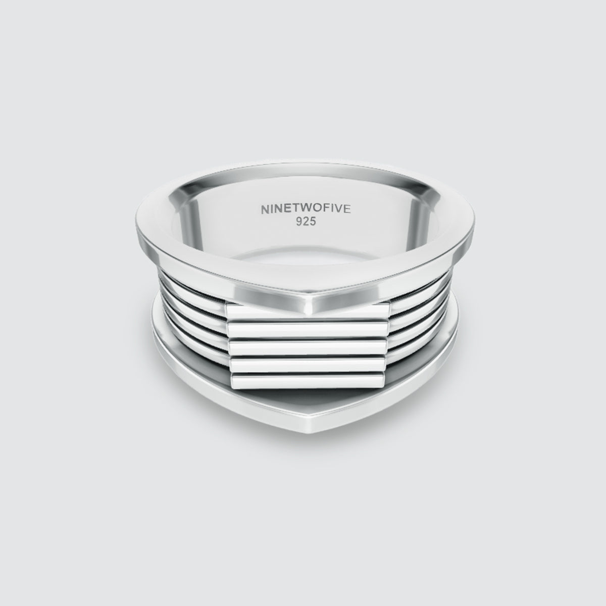 Een gegraveerde Yanel - Geoxideerd Sterling Zilveren Ring 10mm met een zwart-witte streep.