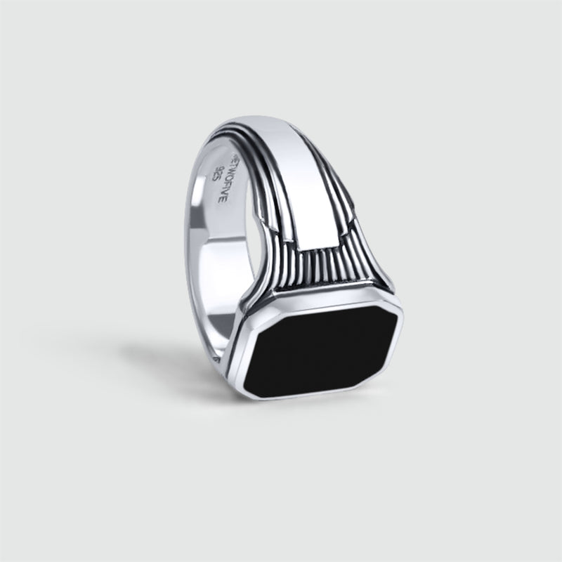 Buraq – Siegelring aus schwarzem Onyx, 17 mm – NineTwoFive