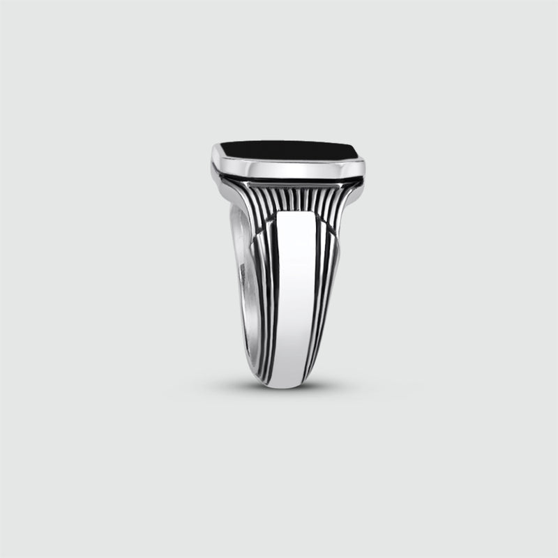 Buraq – Siegelring aus schwarzem Onyx, 17 mm – NineTwoFive