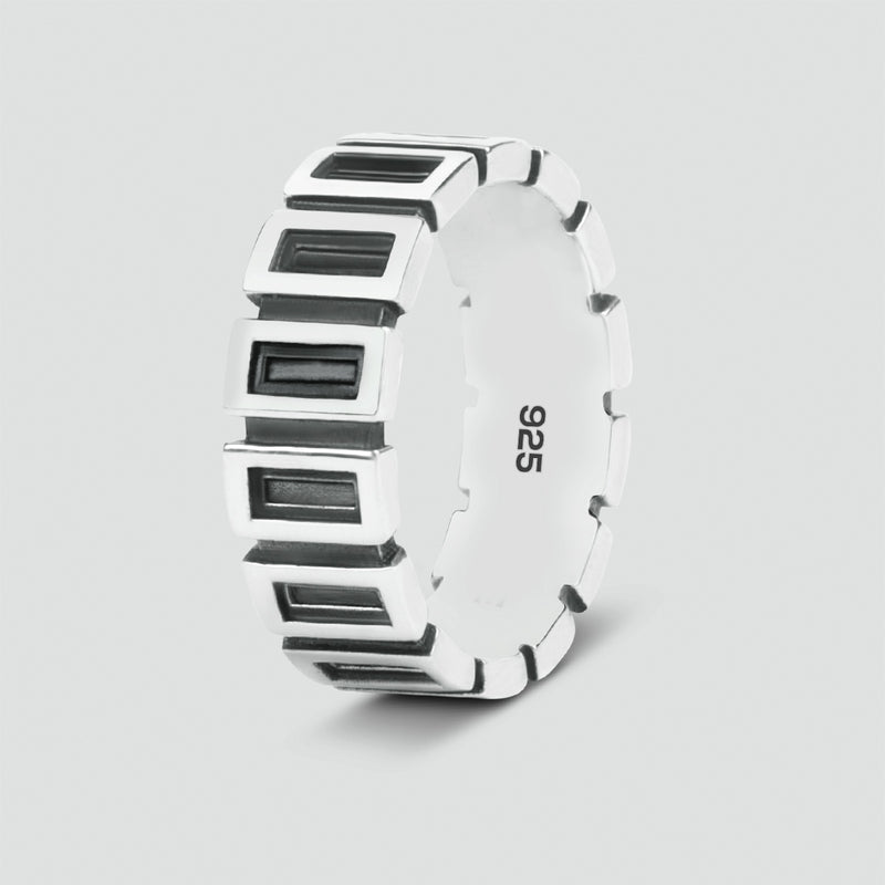 Een Yardan geoxideerde 925 sterling zilveren ring voor heren met zwart-witte vakjes, perfect voor hem.