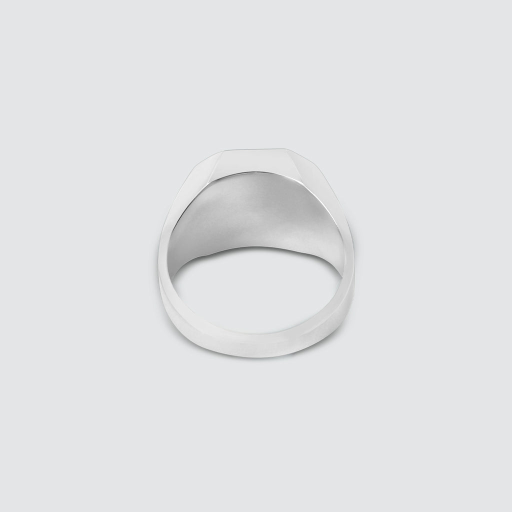 Een Zaïre - Sterling Zilveren Azuriet Zegel Ring 13mm op een witte achtergrond.