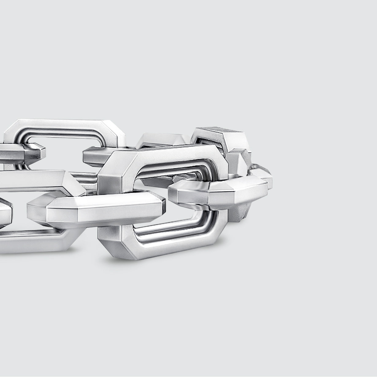 Nahaufnahme des römischen Bogens auf dem Aqdas Sterlingsilber-Kettengliedarmband von NineTwoFive.