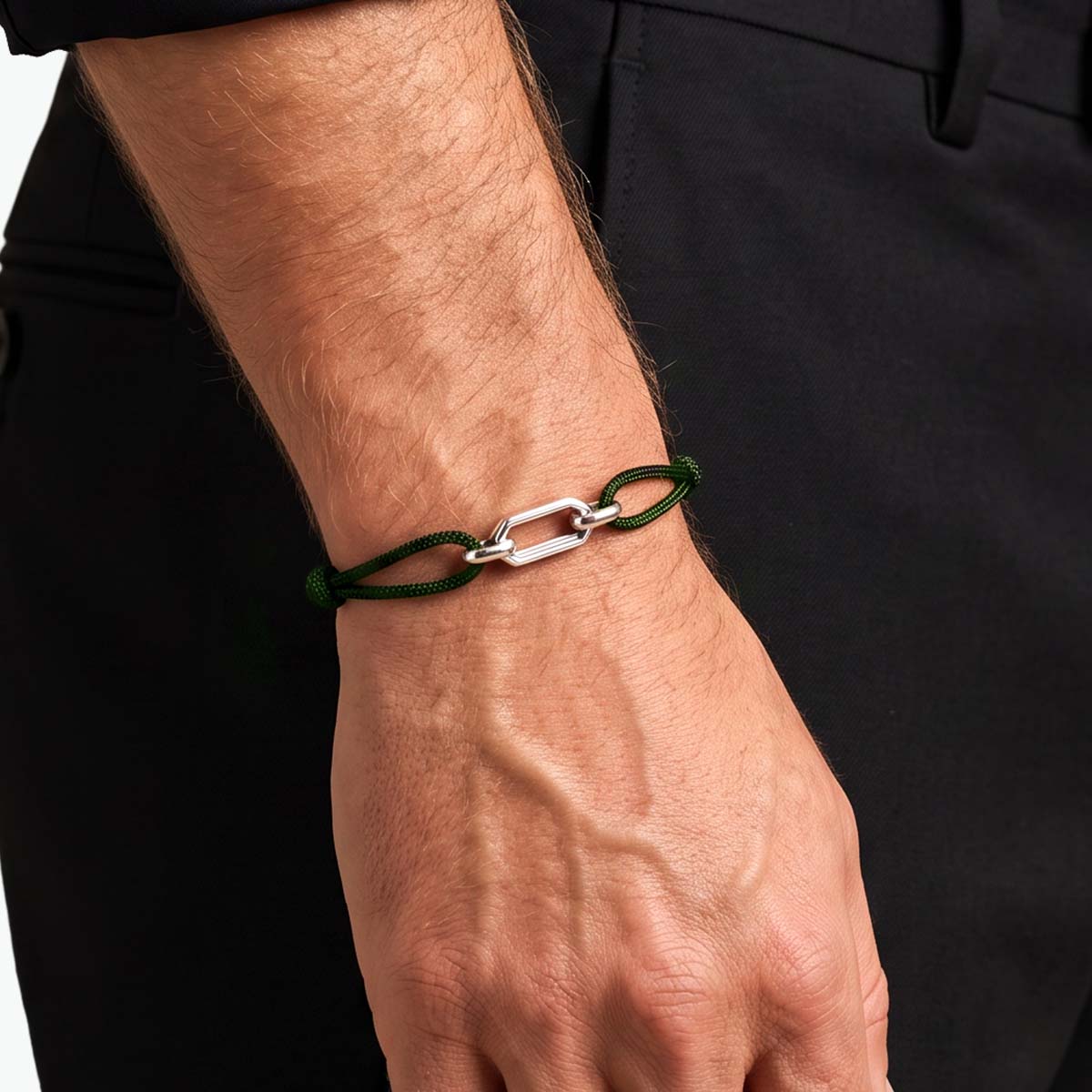 Aamir – Green Rope Chain Link Bracelet – close-up on the wrist - NineTwoFive
