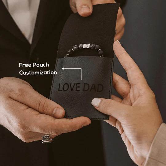 Juwelenetui van Ninetwofive met een zilveren armband voor mannen