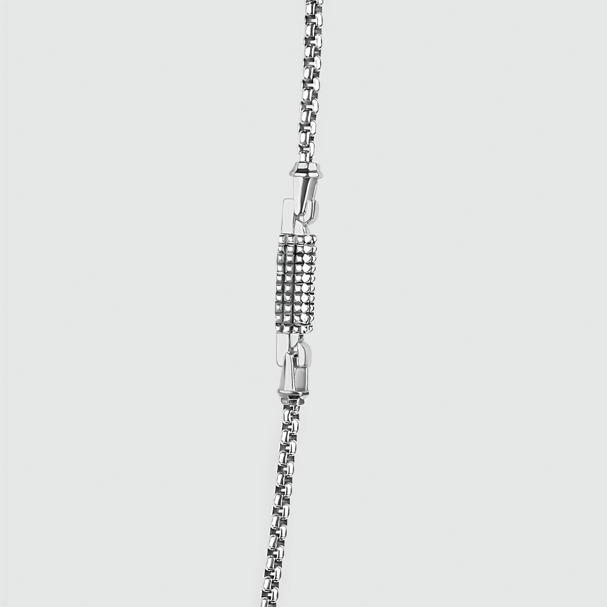 Een handgemaakte Kamal - Sterling Zilver Box ketting  3mm met een klein vierkantje erop.