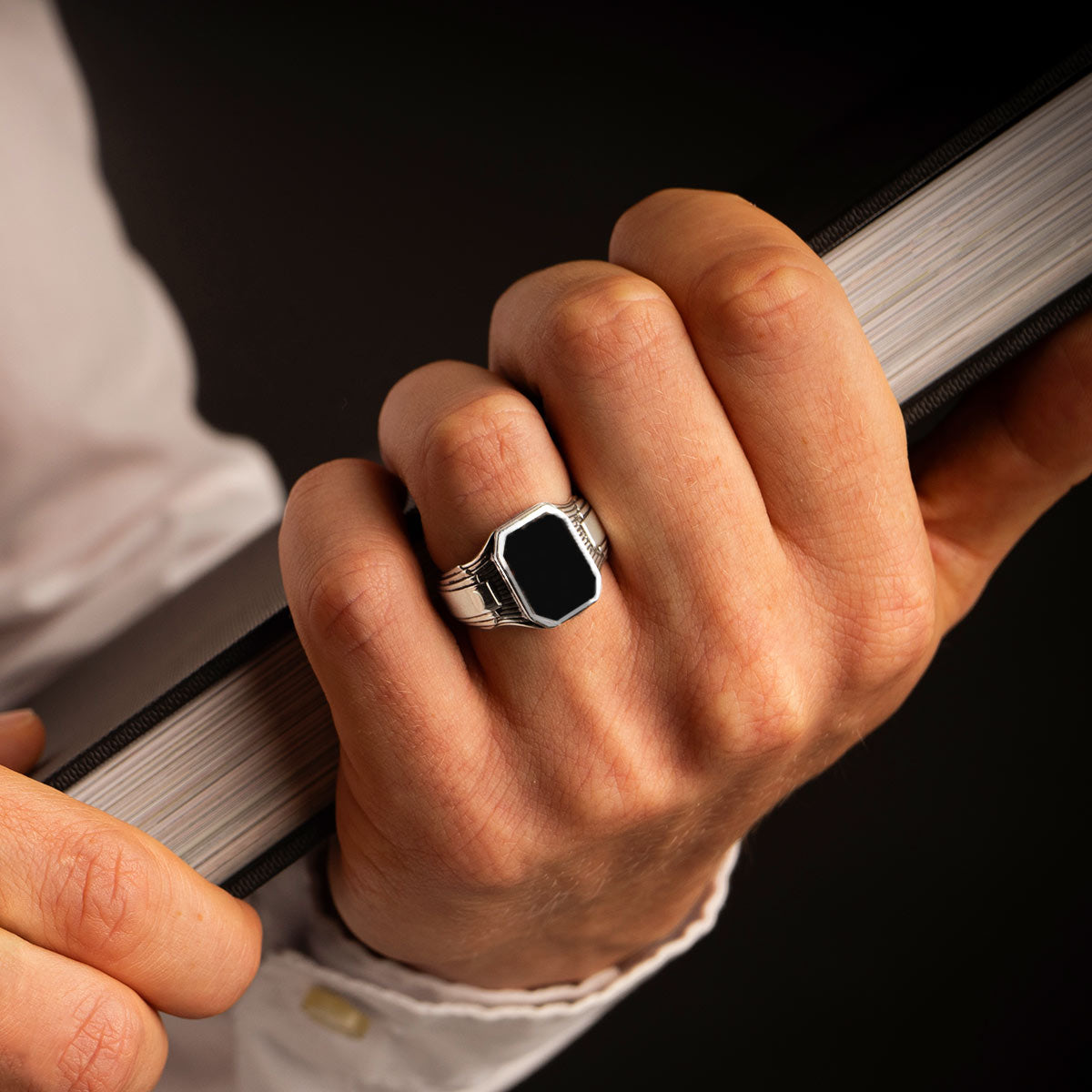 Buraq - Zwarte onyx Zegelring - NineTwoFive