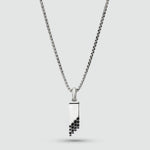 Muqarnas-Anhänger für Herren aus Silber mit schwarzen Diamanten. Schmuck von Ninetwofive, Ansicht von vorne. 