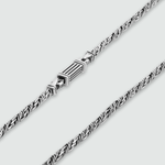 Het ontwerp van de Nadir herenketting met gedraaid touw en de sluiting van Ninetwofive in de kijker