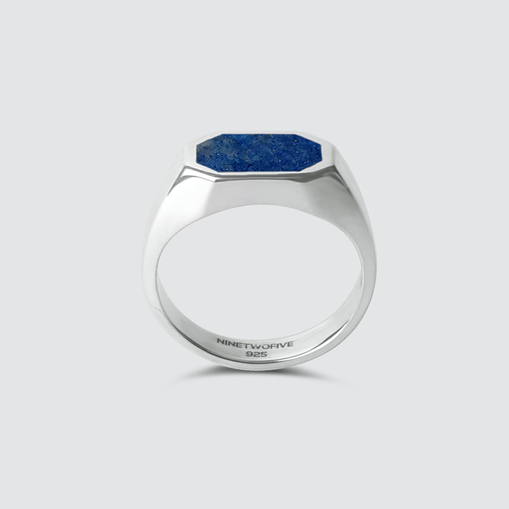 Un homme massif argent Rafiq - Elegant Lapis Lazuli Signet Ring 7mm, parfait pour la gravure d'une chevalière.