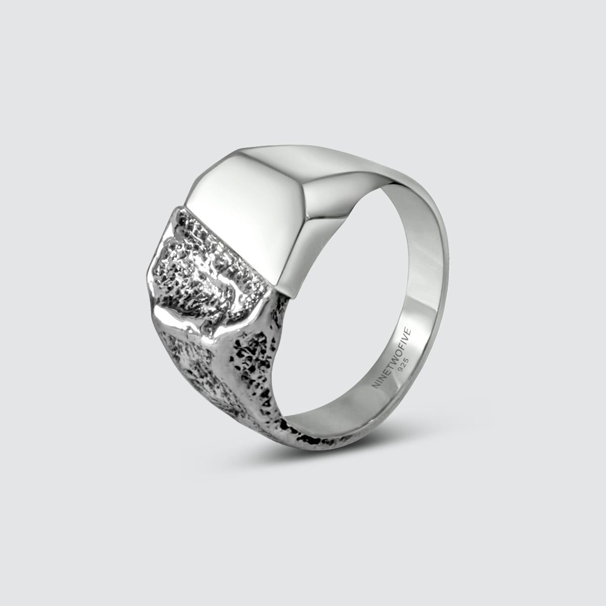 Split Silver Signet Ring - Tawasul | NineTwoFive