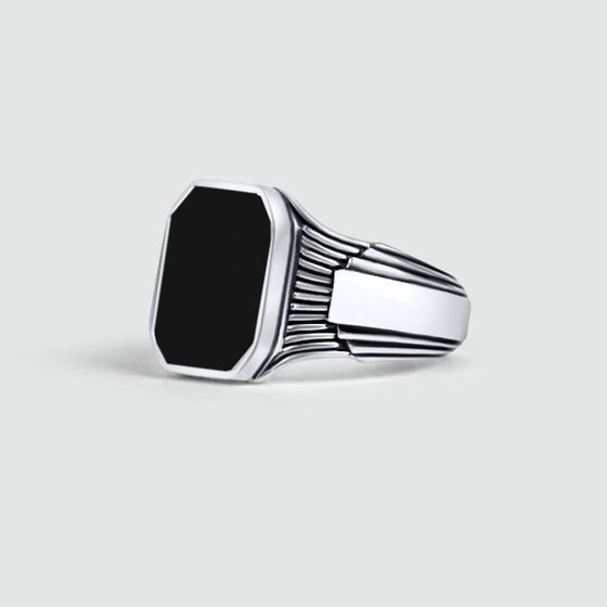 Buraq – Siegelring aus schwarzem Onyx, 17 mm – NineTwoFive