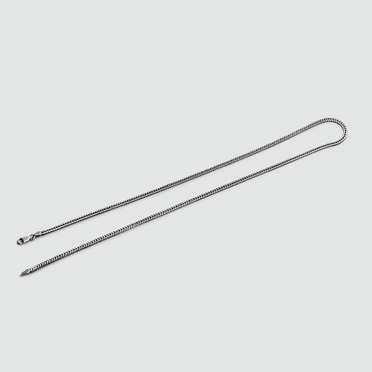 Faits à la main, fils d'argent d'Anis - Sterling Silver Wheat Collier 3mm sur fond blanc, de longueur variable.