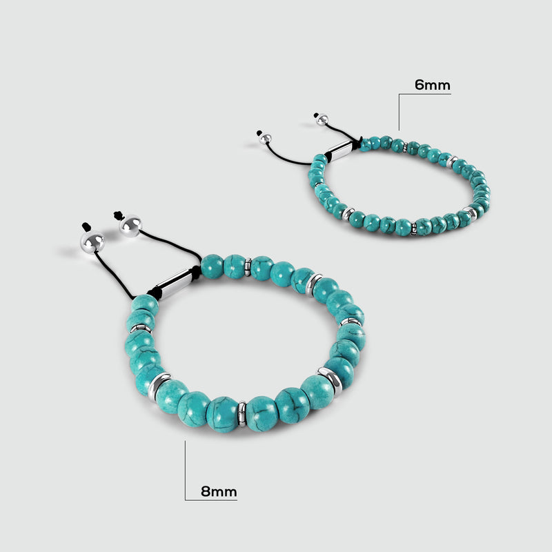 Nuri heren armbanden in de maten 6 mm en 8 mm, met natuurlijke turkoois en sterling zilveren kralen, op een witte achtergrond.