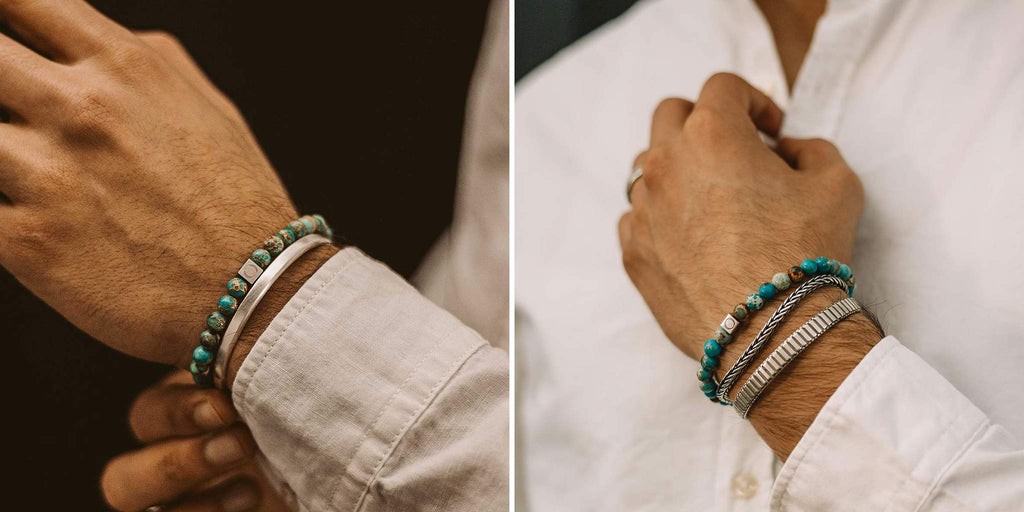 Twee foto's van een man met armbanden met turquoise kralen.