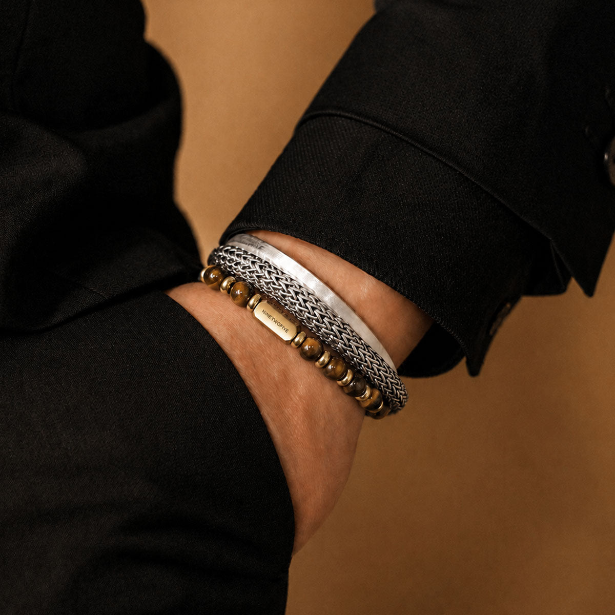 Zain - Armband met gouden kraaltjes en tijgeroog, 6 mm
