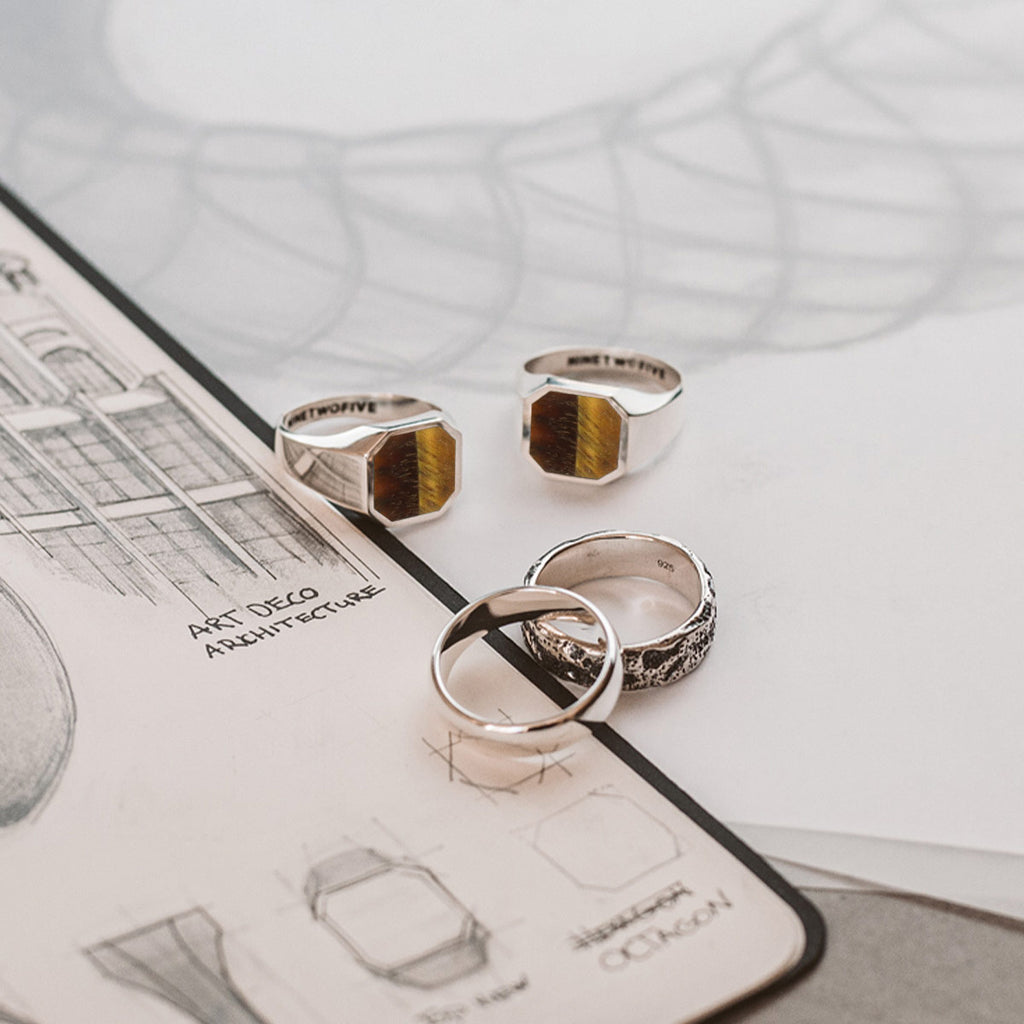 This sketch depicts the Alem - Tiger Eye Stone Signet Ring 13mm with the option of signet ring engraving.
