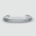 Un Arkan - Bracelet en argent sterling Jonc 8mm avec un design rayé, parfait pour les hommes.