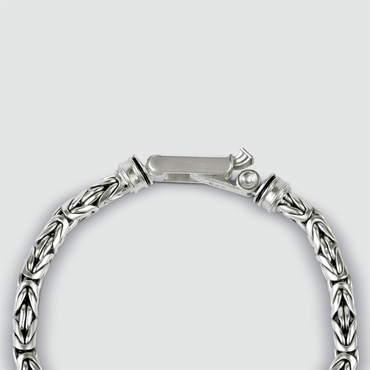 A Turath - Bracelet des rois byzantins en argent sterling 5 mm par NineTwoFive, avec un design complexe, parfait pour les hommes.