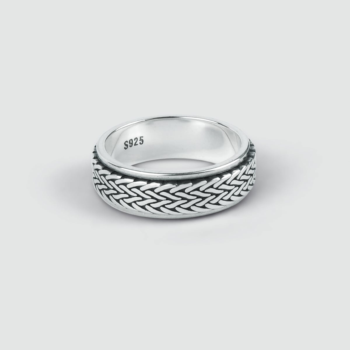 Hani - Anneau en argent sterling de 8 mm avec un design tressé, parfait pour lui.