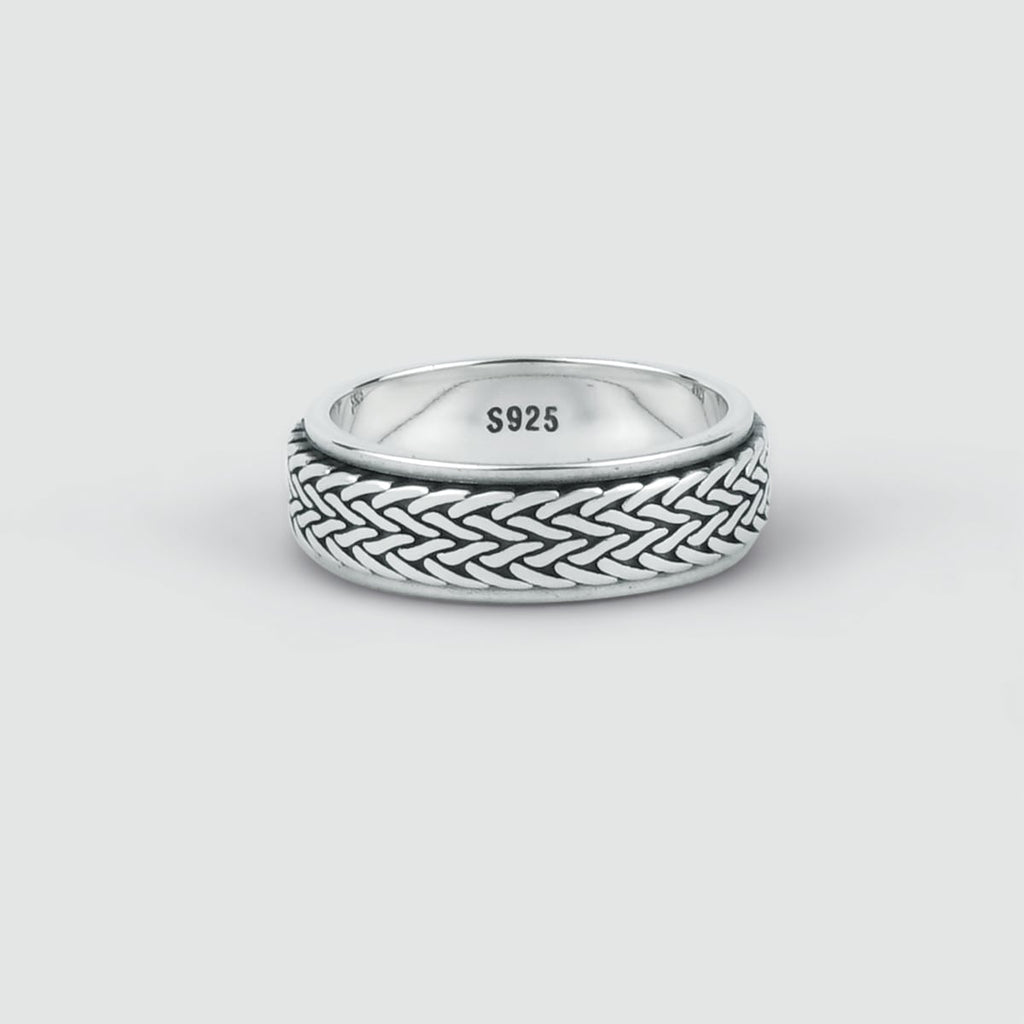 A braided Hani - Sterling Silver Spinner Ring 8mm.