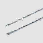 A Naseeb - Elégante pièce en argent sterling Collier 2.5mm de la longueur désirée sur un fond blanc.