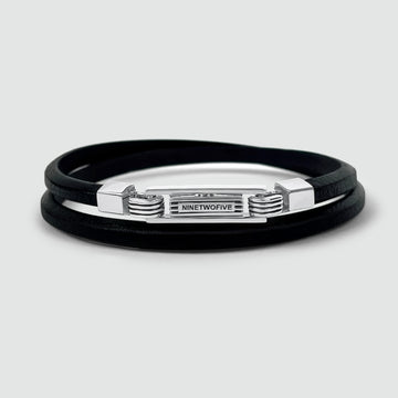 Rami - Bracelet en cuir noir véritable 5 mm, un bracelet en cuir noir avec un fermoir en argent gravé.