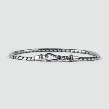An engraved NineTwoFive Emir -Sterling Silver Minimalist Bracelet 2.5mm with a clasp.